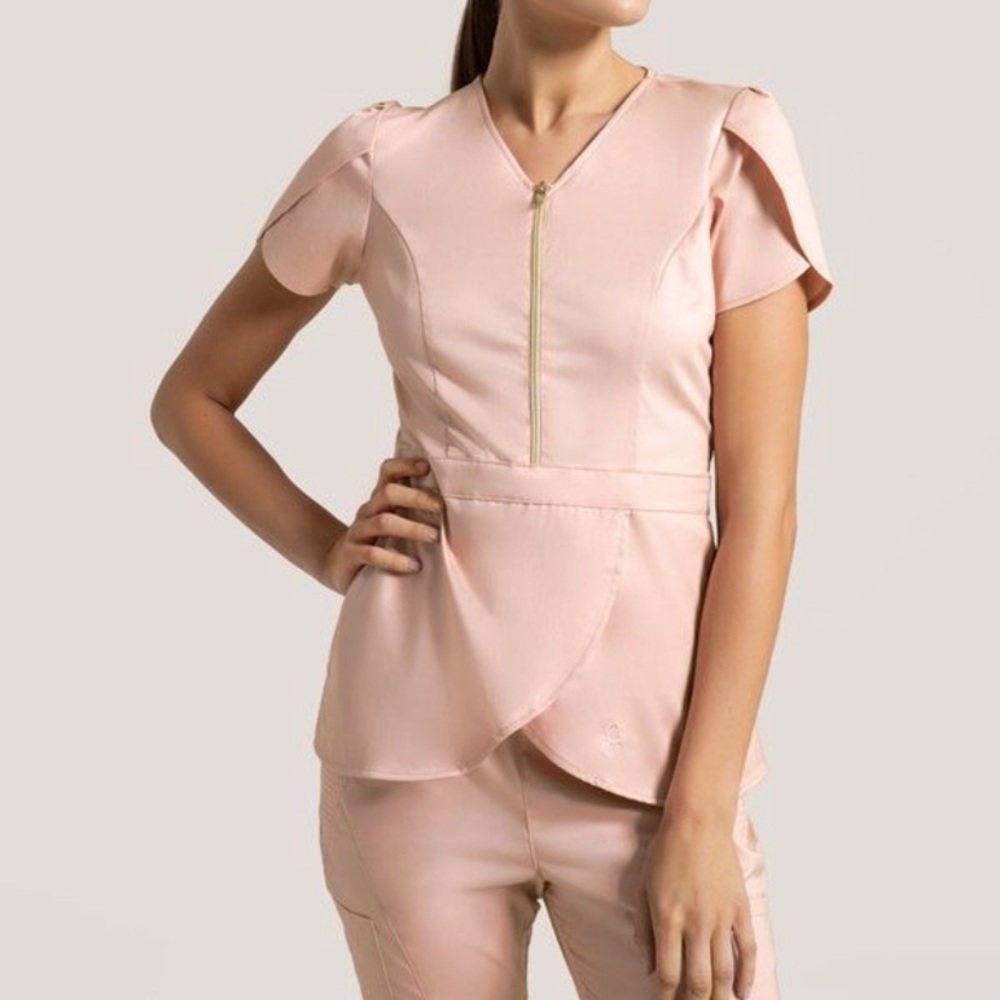 jaanuu tulip top in blush pink